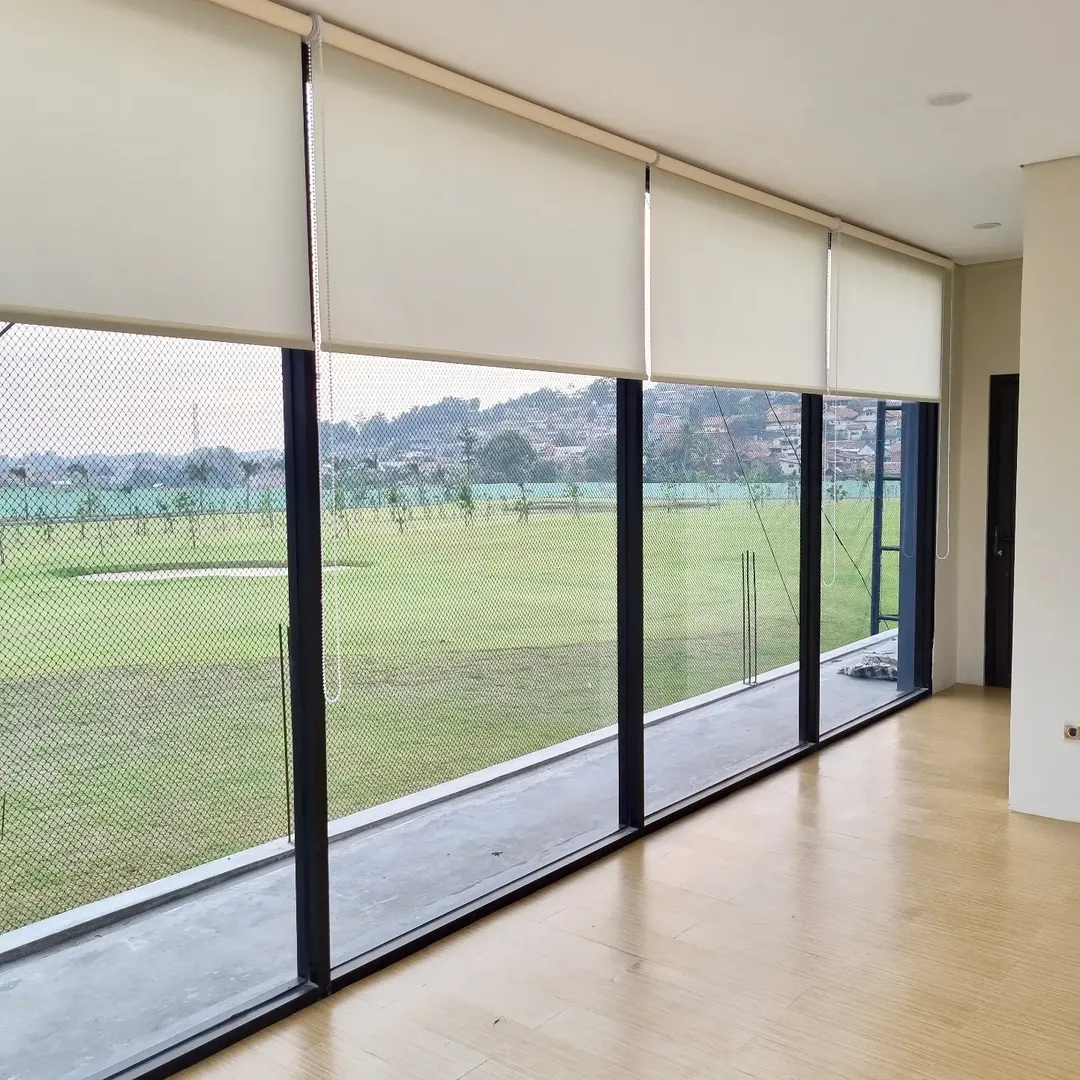 Hasil pemasangan Roller blind PVC .Percayakan home decor Anda kepada kami! GRATIS KONSULTASI.