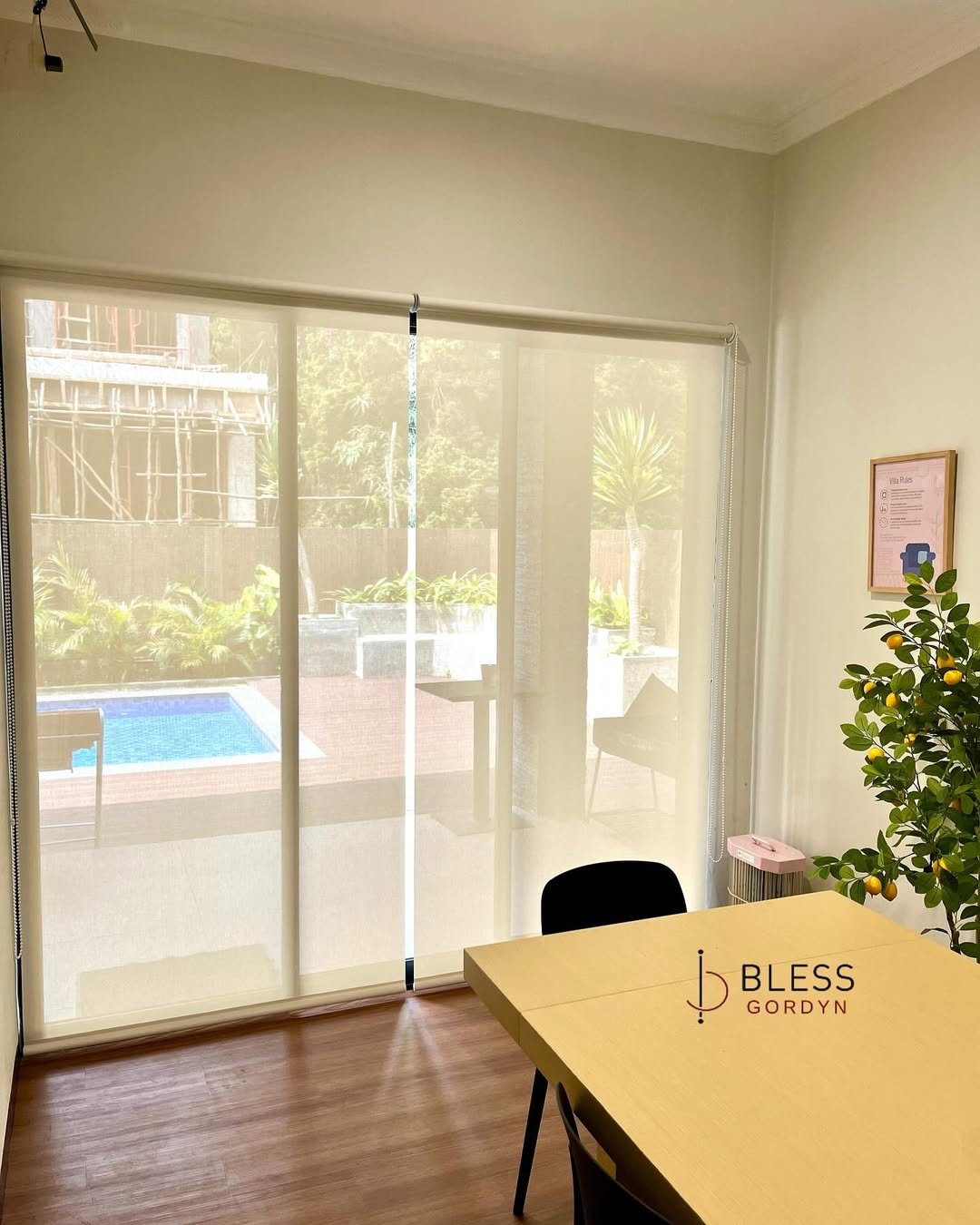 Roller Blind SunScreen.Percayakan home decor Anda kepada kami! GRATIS KONSULTASI. ____________.jpg